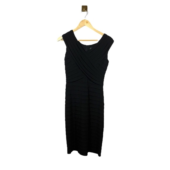 Adrianna Papell V-Neck Shutter Pleated Sheath Dress in Black Size 6 - Picture 1 of 9
